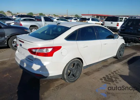 2014 Ford Focus Titanium from USA, damaged, VIN 1FADP3J20EL374876